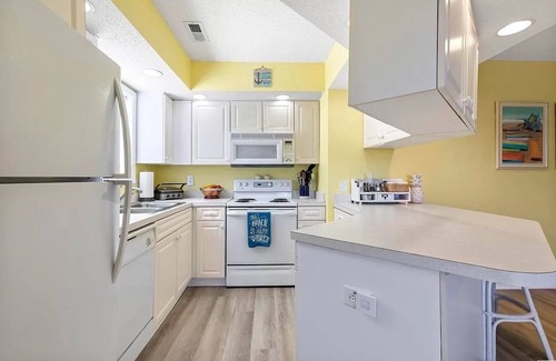 Cherry Grove Beach Condo | Beach Bliss: Your Private Oasis with Ocean Views & Pool