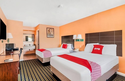 Channelview Hotel | Discover Your Texas Home in Channelview - Pet Friendly Stay!