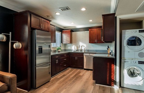 MacGregor Apartment | Spacious TMC Flats: Perfect for Groups with Great Amenities