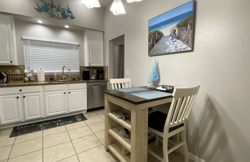 South Bradenton House | Discover Your Tropical Paradise with Heated Saltwater Pool