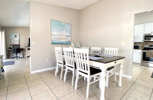South Bradenton House | Discover Your Tropical Paradise with Heated Saltwater Pool