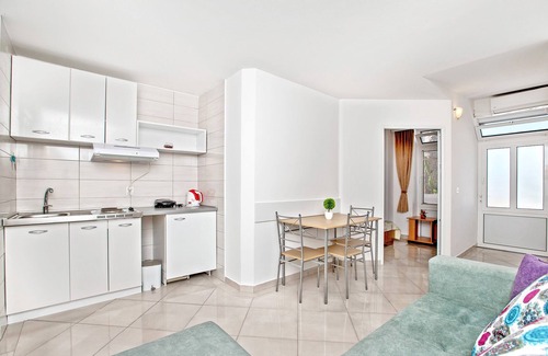 Orahovac Apartment | Your Perfect Family Retreat Awaits You!
