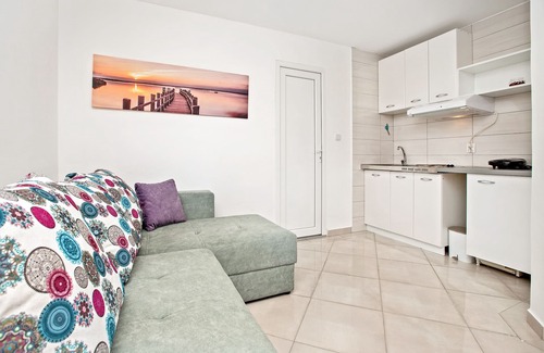 Orahovac Apartment | Your Perfect Family Retreat Awaits You!