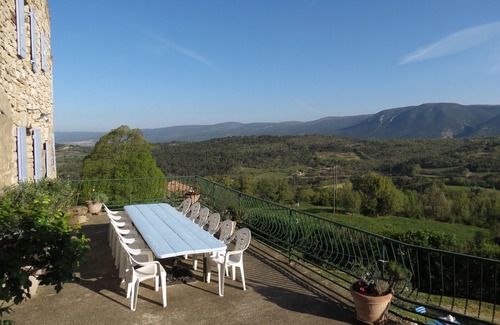 Caseneuve House | Unforgettable Vacations in Provence Luberon with Pool & Breakfast