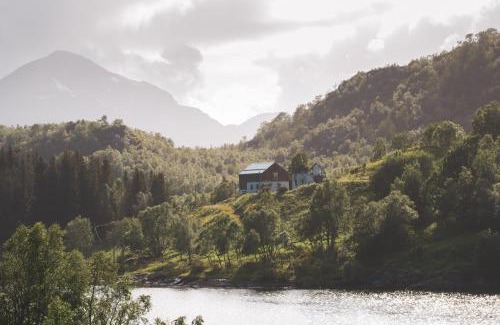 Digermulen Villa | Explore Solheim Lofoten: Family-Friendly with Kitchen Amenities