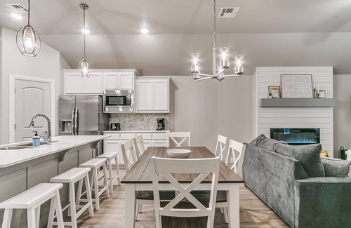 Yukon House | Ideal Home in Prime Location with Family-Friendly Amenities