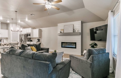 Yukon House | Ideal Home in Prime Location with Family-Friendly Amenities