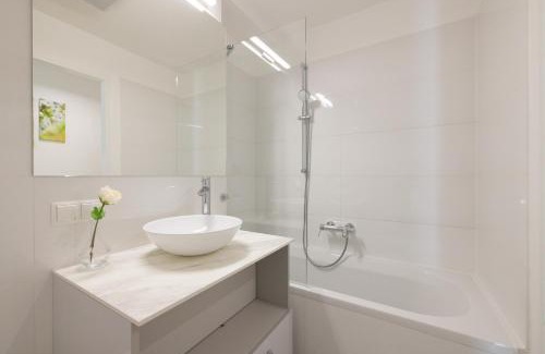 Josefstadt Apartment | Top-Rated Yourapartment Theresien with Family-Friendly Amenities
