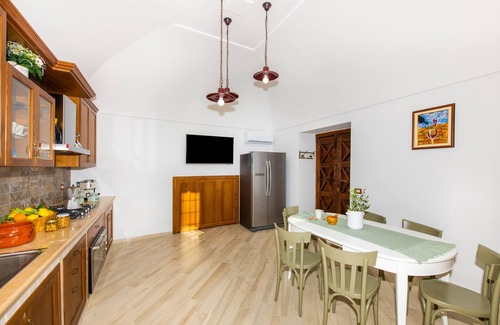 Montepertuso Apartment | Discover YourHome at Casa Barba in Beautiful Positano