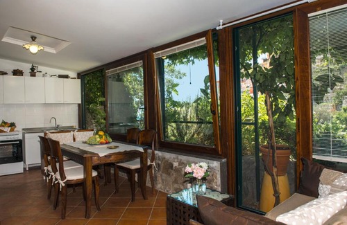 Montepertuso House | Villa Iolanda: Cozy Family Retreat in Positano