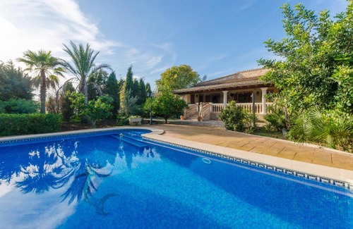 Lloseta House | Relax at YourHouse Els Niguls - 4-Star Family Oasis