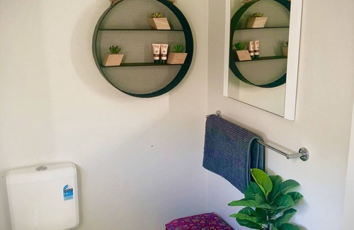 Myrtleford House | Pet-Friendly Retreat: Yours & Theirs with Great Amenities