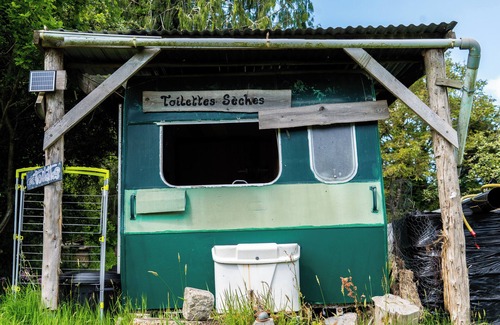 Plufur Cabin | Eco-Friendly Stay at Yourte Écolieu Near the Sea