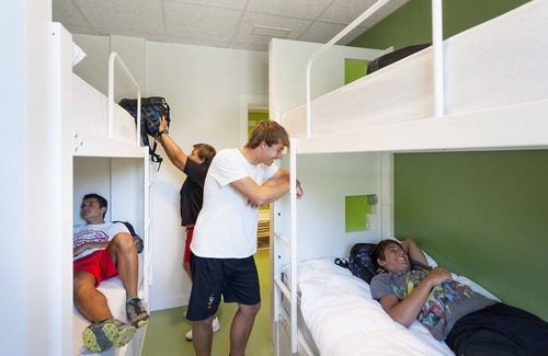 Igantzi Hostel | Discover Youth Hostel Non Stop Inn with Spa & Dining Options