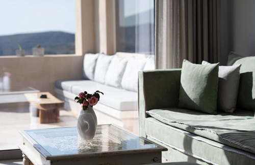 Ios Villa | Discover YoUtopia Ios - Scenic Sea View & Family-Friendly Amenities