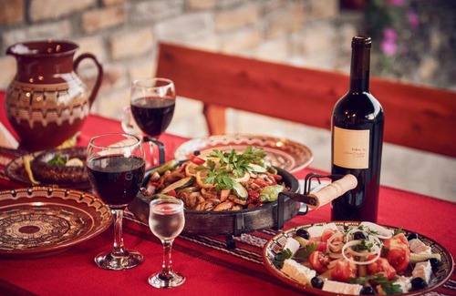 Zheravna House | Yovina House Zheravna: Family-Friendly Stay with Breakfast