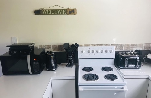 Jindabyne Apartment | Yowie Lodge: Guest Rated 9.8 with Pool & Lake Views