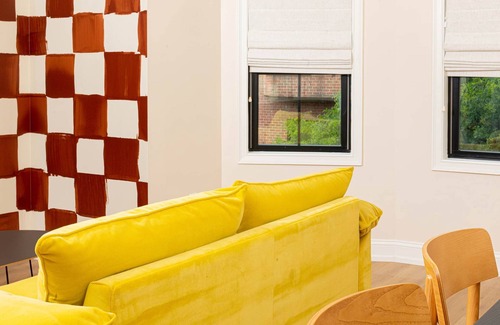 Queen Village Apartment | Inviting Yowie Two Bedroom Suite with Kitchen & Accessibility