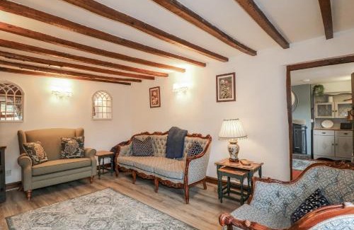Alton House | Yoxall Cottage