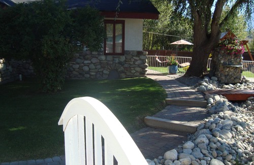 East Kootenay Apartment | Inviting Ypcfitness & Accommodations with Ocean View Pool