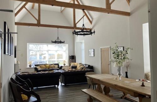 Llanddeusant House | Yr Hen Ysgol- The Old Primary School