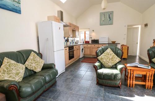 Carmarthen House | Discover Yr Hen Ysgubor: Family & Pet-Friendly Retreat