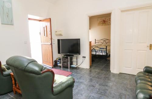 Carmarthen House | Discover Yr Hen Ysgubor: Family & Pet-Friendly Retreat