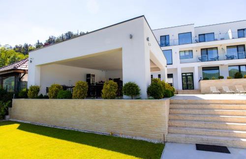 Eselnita House | YRYS House - Adults Only with Oceanfront Pool & 9.9 Rating