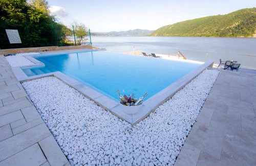 Eselnita House | YRYS House - Adults Only with Oceanfront Pool & 9.9 Rating