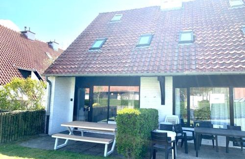 Nieuwpoort House | Discover Ysermonde Fisherman's Cottage with Oceanfront Views