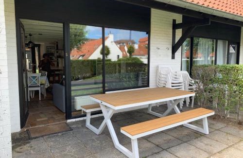 Nieuwpoort House | Discover Ysermonde Fisherman's Cottage with Oceanfront Views