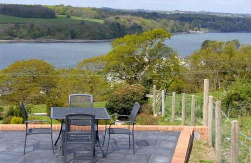 Y Felinheli Cottage | Ysgubor Penrallt: Guest Rated 10/10 with Breakfast & Kitchen