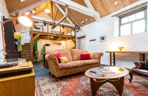 Cardigan House | Ysgubor: A Peaceful Retreat for Two with Pet-Friendly Perks