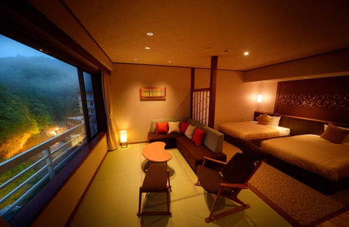 Shidotaira House | Relax at Yu No Mori Hotel Shidotaira with Spa & Pool
