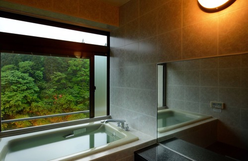 Shidotaira House | Relax at Yu No Mori Hotel Shidotaira with Spa & Pool