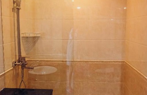 Nakhodka Hotel | Yuan Dun: Budget-Friendly Stay with Breakfast & Accessibility