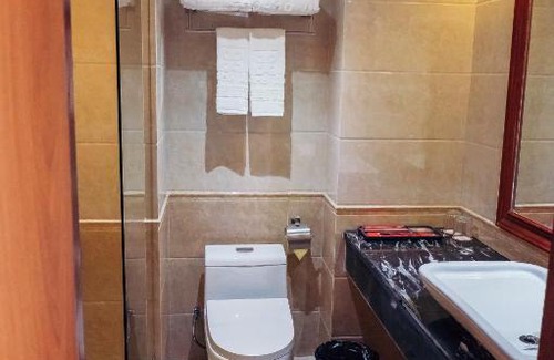 Nakhodka Hotel | Yuan Dun: Budget-Friendly Stay with Breakfast & Accessibility