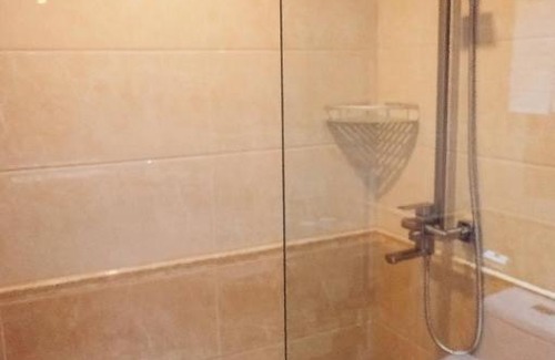 Nakhodka Hotel | Yuan Dun: Budget-Friendly Stay with Breakfast & Accessibility
