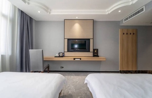 Changzhou District Hotel | Family-Friendly Retreat at YUAN FENG HOTEL Awaits You