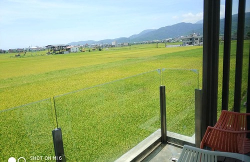 Dongshan House | Experience Comfort at Yuansu.MHL48 B&B - Rated 9/10