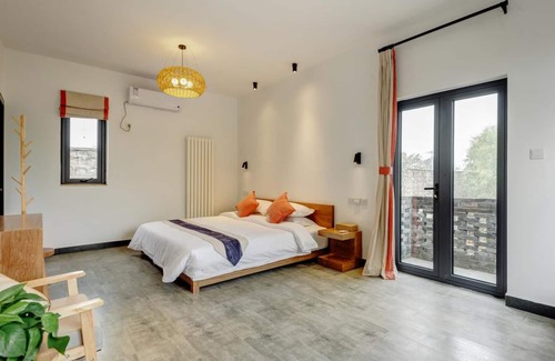 Yanqing House | Discover Yuanxiangli Sansi Inn: Family-Friendly Getaway