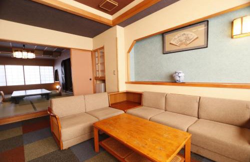 Tsukioka Onsen Hotel | Discover Yuasobiyado Akebono: Family-Friendly Retreat