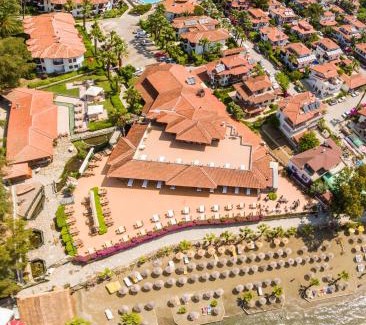 Akyaka City Center Hotel | Oceanfront Bliss at Yucelen Hotel - Rated 9/10