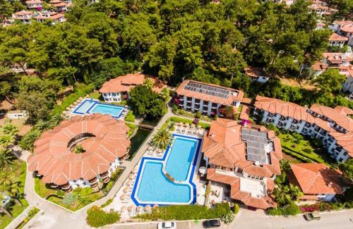 Akyaka City Center Hotel | Oceanfront Bliss at Yucelen Hotel - Rated 9/10