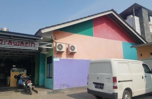 Gedongtataan House | Family-Friendly Stay at Yudi Kios Burung Hotel