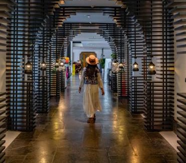Mile Hotel | Relaxing Yue Xin Yuan Spa Resort with Oceanfront Views