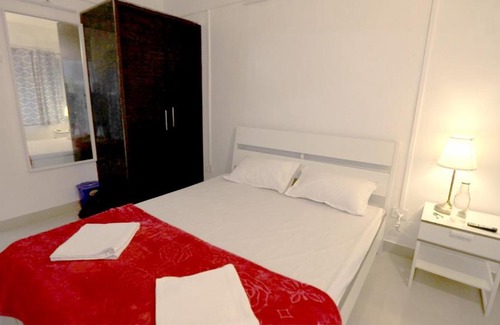 St.Stanislaus Villa House | Discover YUGANDAR Home: Pet-Friendly with Pool & Breakfast