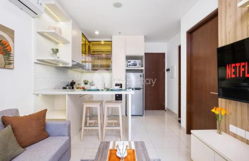 Semanggi Apartment | Family-Friendly Yukari by Kozystay with Pool Access
