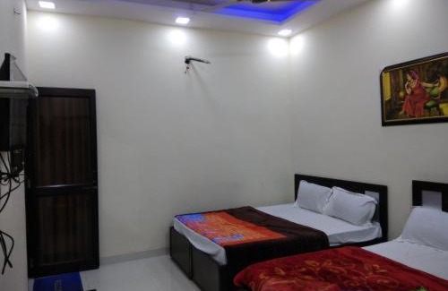Haridwar House | Comfortable Yukati Palace: Family and Pet Friendly Retreat