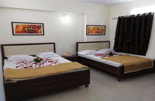 Haridwar House | Comfortable Yukati Palace: Family and Pet Friendly Retreat